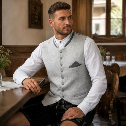 Trachtenweste_Herren  Lifestyle-Bild 