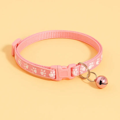 Verstellbares Katzenhalsband mit Glöckchen aus weichem Nylon – stylisch & sicher für Stubentiger