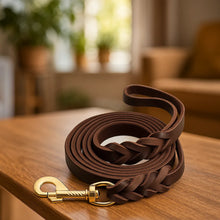 Dog leash made of leather | Soft hand strap | Sturdy & durable