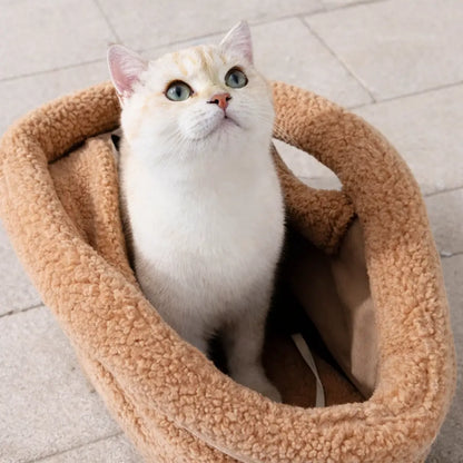 Warm Cat Carrier Bag Made of Plush | for Autumn & Winter