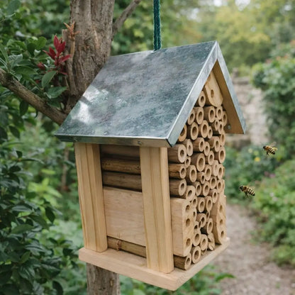 Insektenhotel aus Holz für Garten & Balkon | Nützlingshaus