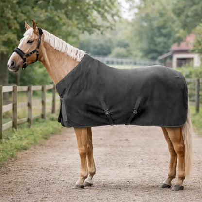 Pferdedecke Fleece | Wärmende & mückenschützende Abschwitzdecke