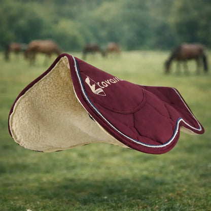 Stoßdämpfendes Pferd Sattelkissen mit Lammfell | Warm & Atmungsaktiv