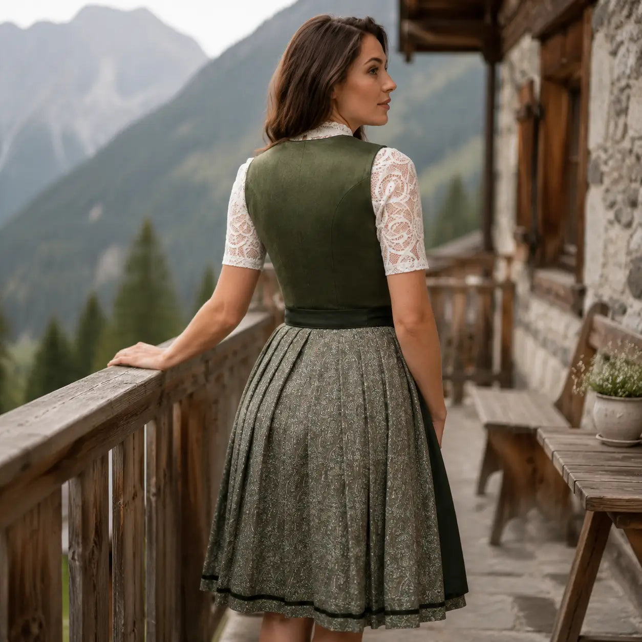 Samt-Trachtenkleid Lifestyle-Bild 