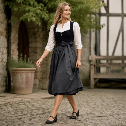  Elegantes Trachtenkleid Lifestyle-Bild