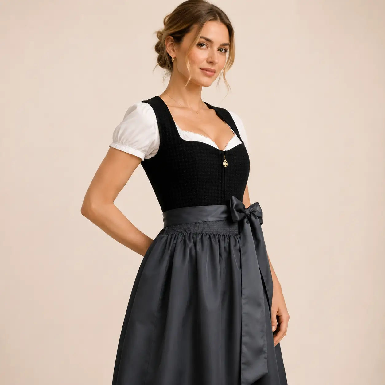  Elegantes Trachtenkleid 
