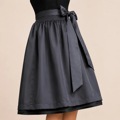  Elegantes Trachtenkleid Detailaufnahme