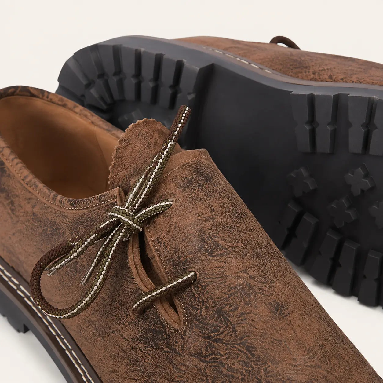 Haferlschuhe Herren aus Leder Detailaufnahme