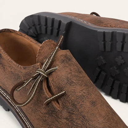 Haferlschuhe Herren aus Leder Detailaufnahme