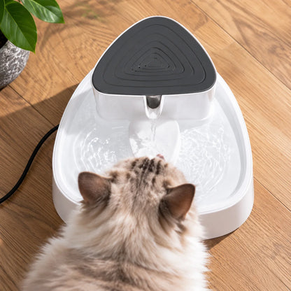Katzen_Trinkbrunnen Lifestyle-Bild
