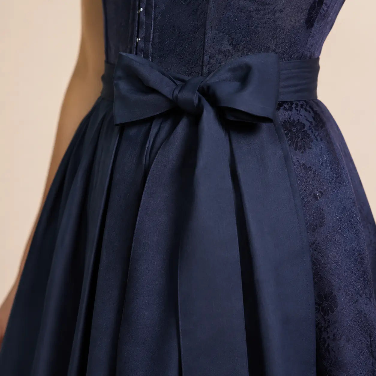 Trachtenkleid Damen Detailaufnahme 