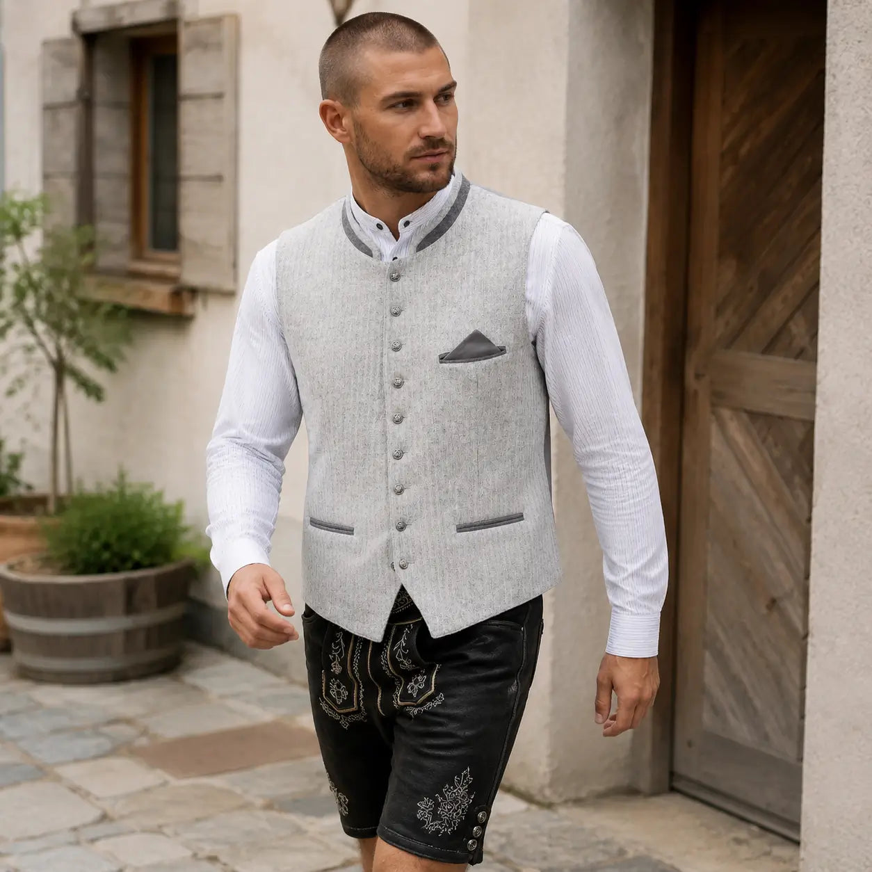 Trachtenweste_Herren  Lifestyle-Bild 